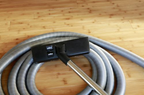 5 Reasons to Install a Retractable Central Vacuum Hose